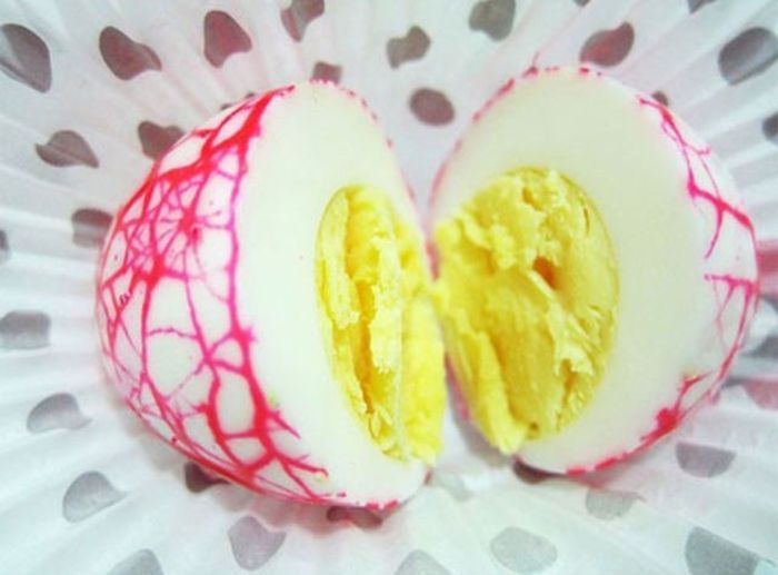Классная идея для раскраски пасхальных яиц (13 фото)