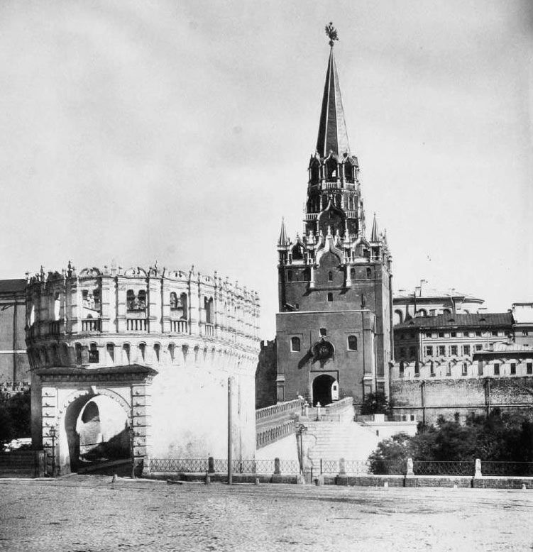 Уничтожение исторической Москвы (9 фото)
